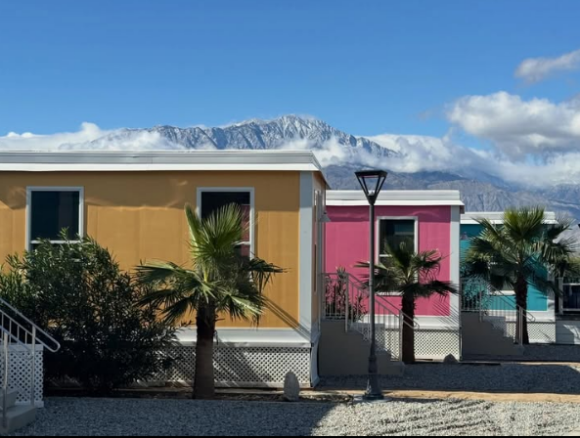 Paradise Tinyhome Colorful